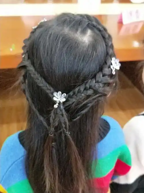 我的手儿巧— 长丰县直属机关幼儿园总园保育员"梳辫子"技能比赛活动