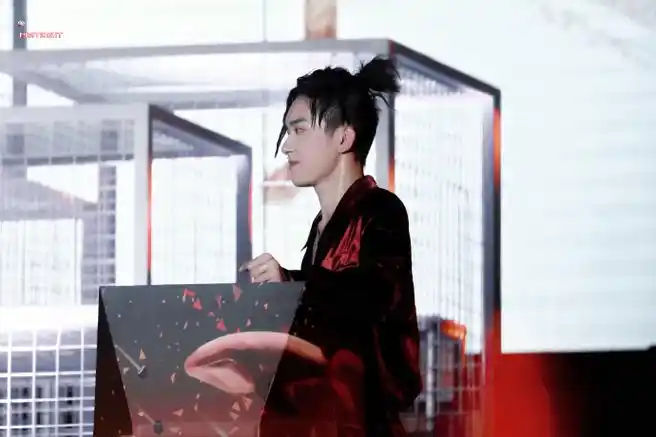 易烊千玺电影小小的我##四字 易烊千玺 yyqx 四字弟弟