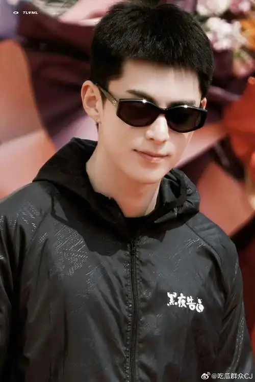 #王鹤棣新发型#