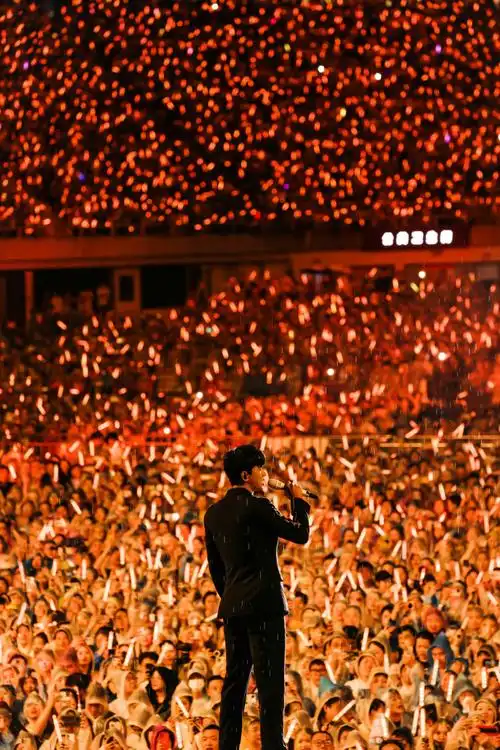 张杰演唱会#存长沙站官方拍的星海图78