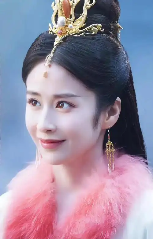 17岁考中戏,12年前是爆款剧女主,《神隐》变瘦了差别大|颖儿|林墨