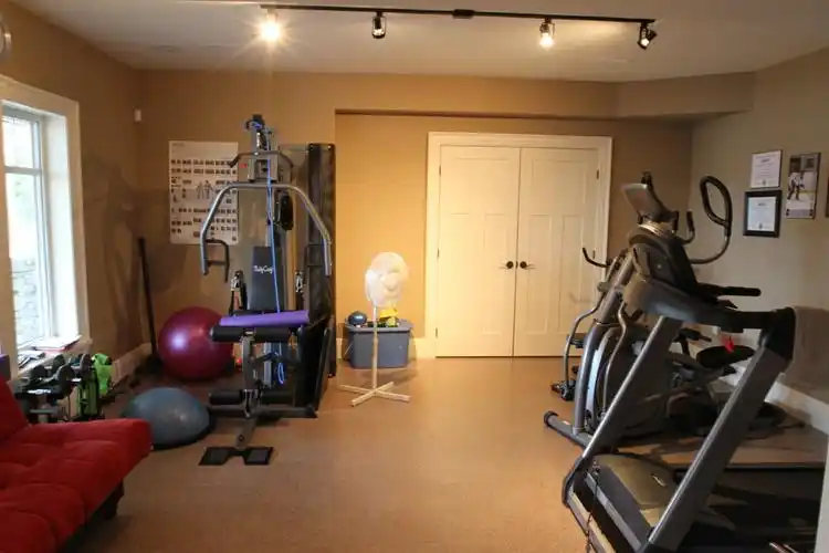 小型健身房装修效果图