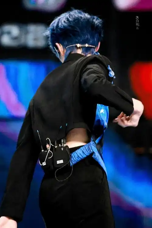 朱志鑫被cue八块腹肌##tf家族直播