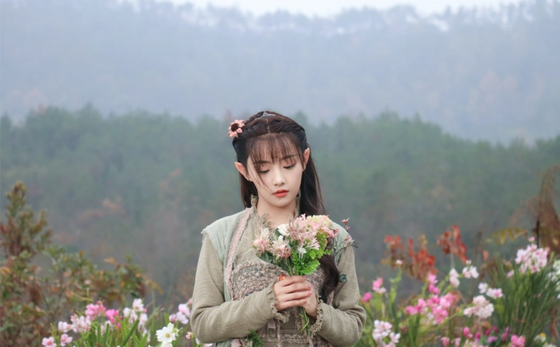 于妈力捧90后小花吴佳怡,霸屏都没热度,网友:捧不红的体质吧!_电视剧