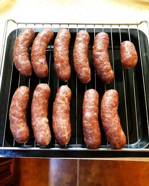 黑山老妖hsly做的秘制黑胡椒风味脆皮肠