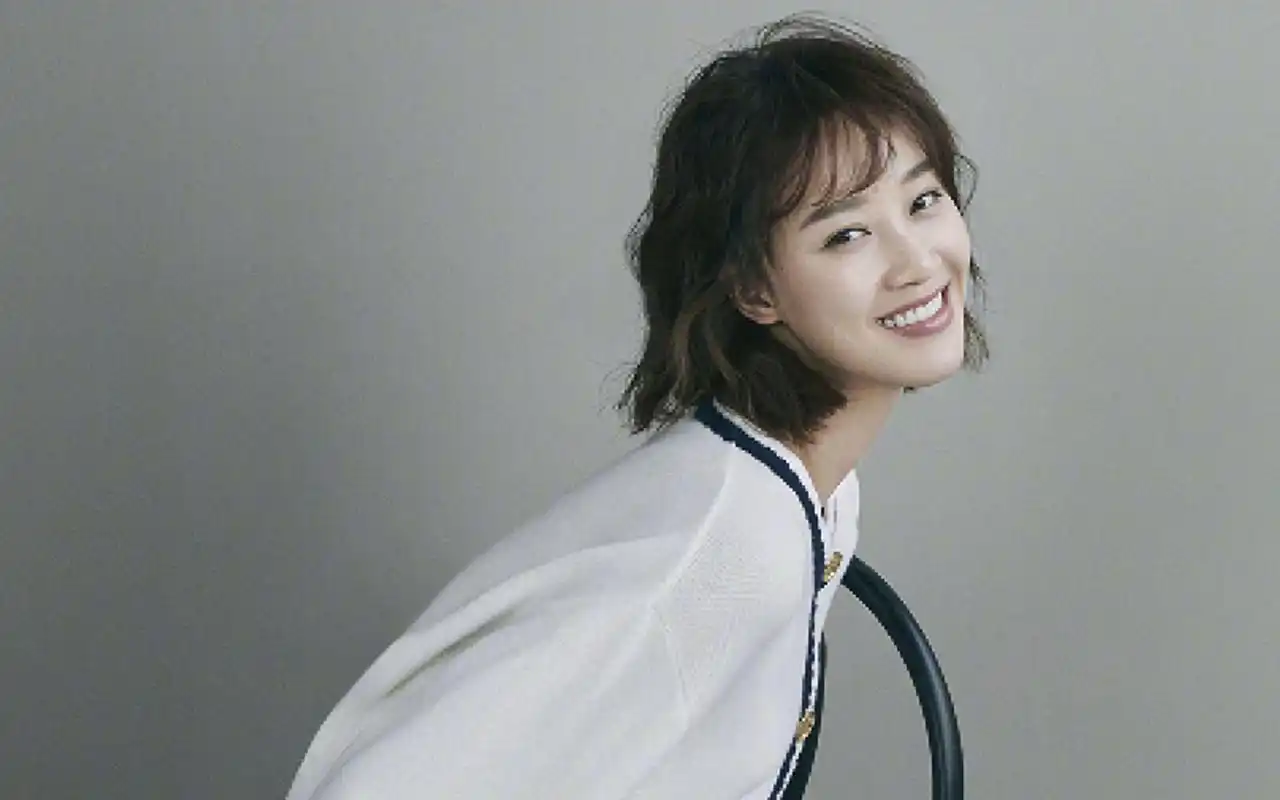 蓝盈莹杂志写真高清电脑桌面壁纸