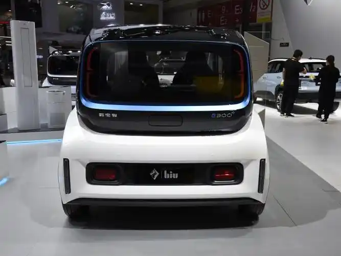 新宝骏e300小biu版正式发布采用隐藏式把手