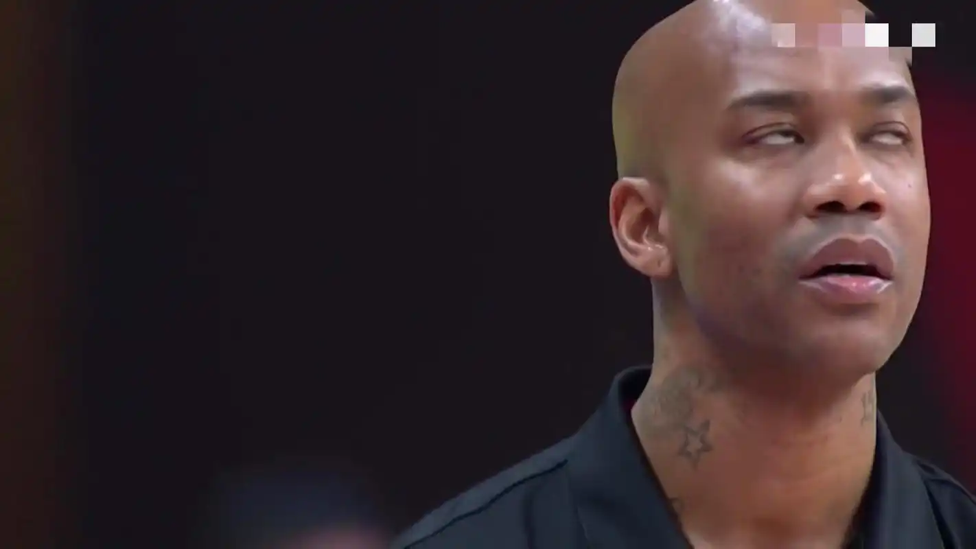 原创太狠王少杰这巴掌够重的直接干翻青岛男篮悍将血流不止