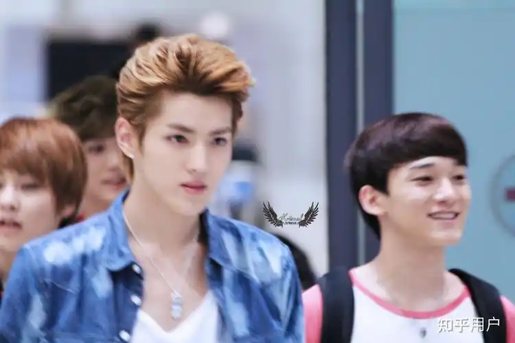 友友们有吴亦凡kris时期的美图吗