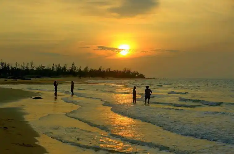 去海口享受一下阳光沙滩,碧海蓝天