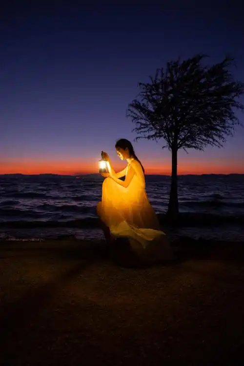 独自在海边的夜晚