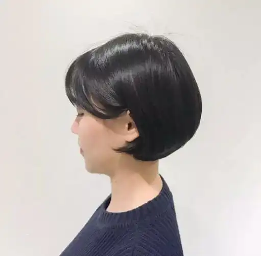 女学生圆脸露耳,10岁一12岁儿童短发发型有哪些,试试这几种,清爽又