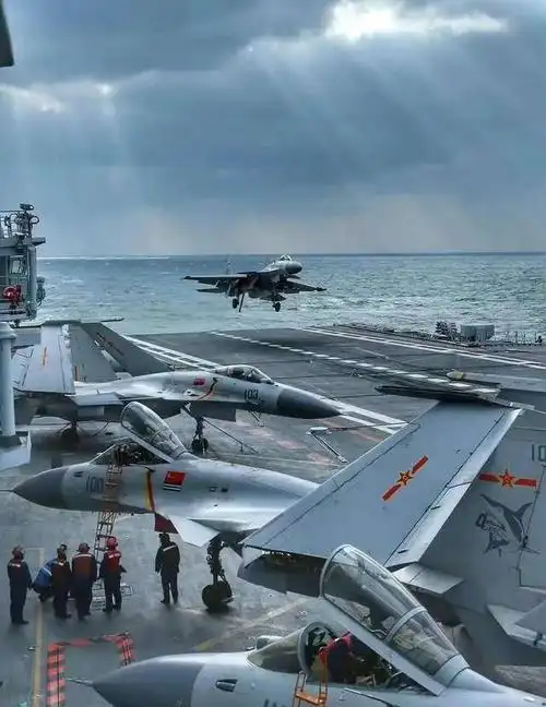 山东舰不愧是纯国产航母较辽宁舰有多项重大改进战力大幅提高