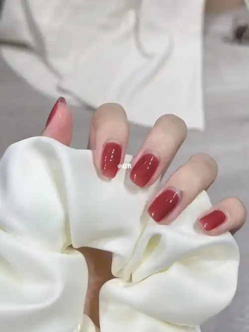 谁涂谁好看的冰透南柚色指甲油