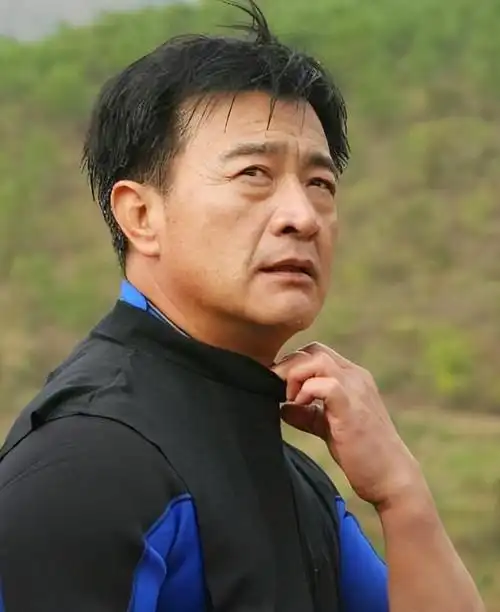 演员周里京饱尝生活酸甜苦辣二婚收获幸福不当演员当老师