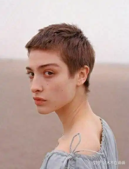 寸头的女生也能自信充满魅力