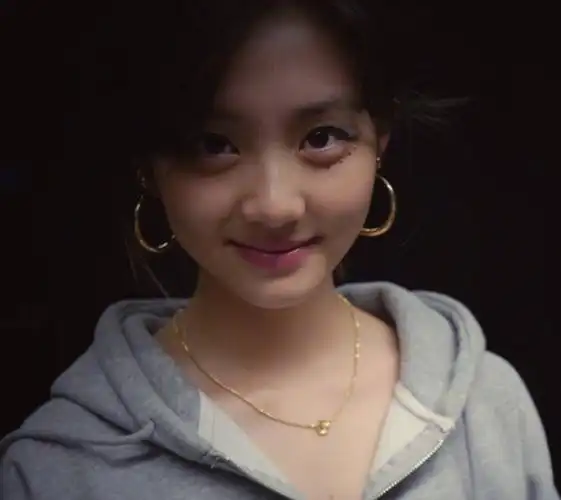 黄忆慈|黄多多近照曝光, 16岁似成熟美少女!