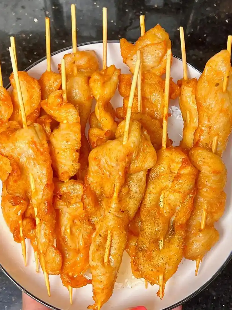 鸡胸肉新吃法,在家实现里脊肉串自由!#鸡胸肉 #美食趣胃计划 - 抖音