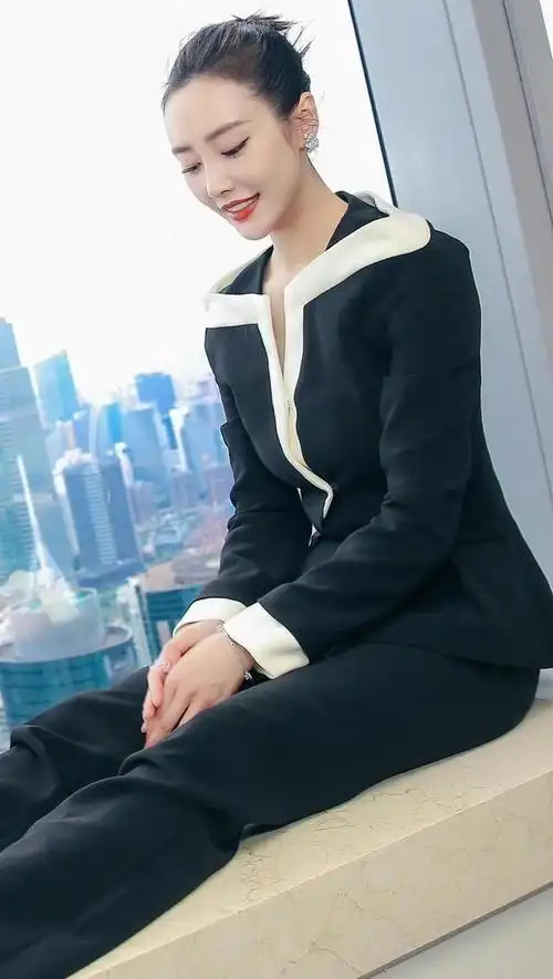 李纯娇艳美照,优雅高贵,温婉仙气!