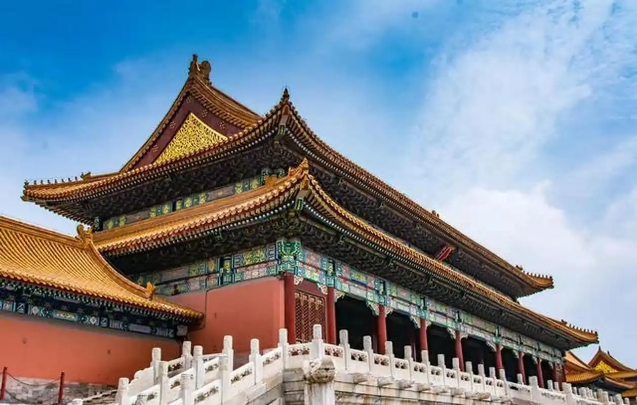 北京故宫,作为中国古代宫廷建筑的代表之一,是世界上规模最大,保存最