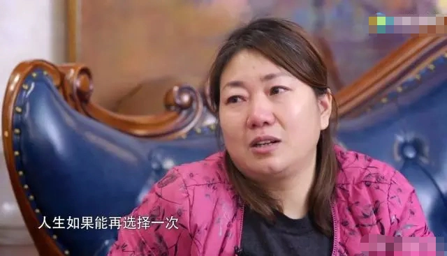 王源回家录节目,妈妈因林依轮一句话哽咽,满头白丝让人心疼