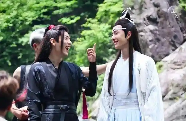 原创追风者收视率和网播量齐飞王一博比肖战选剧本的能力强