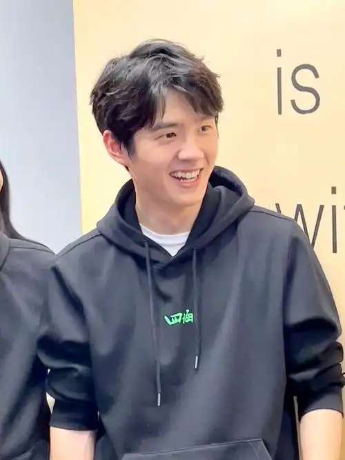 今天扫楼的刘昊然生图来了怼脸好帅啊