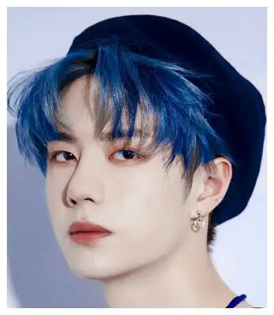 男星蓝色头发集结,王一博可爱,看到魏大勋不愧能追到杨幂啊