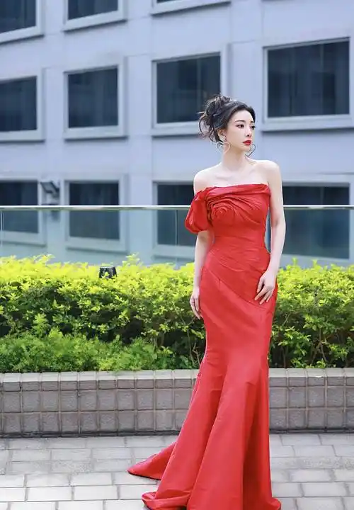 柳岩:复古发髻红唇,试试港风造型《晚风心里吹》_活力_设计_粉色