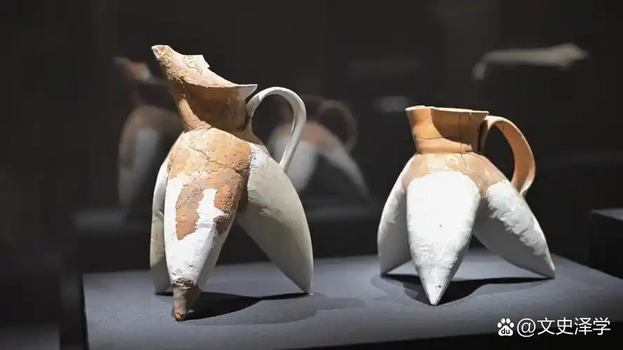 石家河文化遗址发掘出土的中华第一玉凤时隔70多年,重回故里天门(湖北