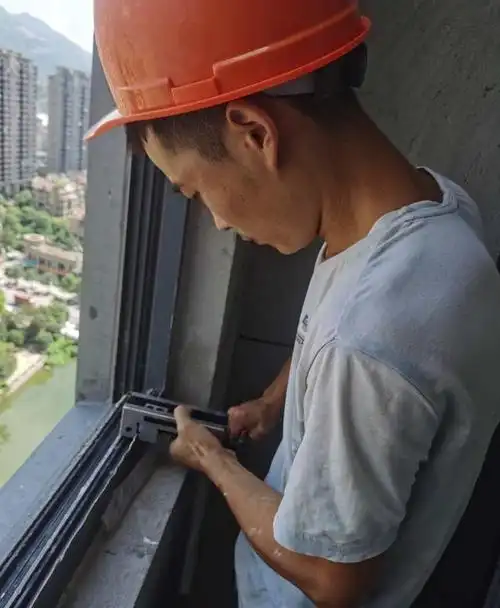 安装窗户只用泡沫填缝剂,还是装修师傅说的?简直就是大忽悠