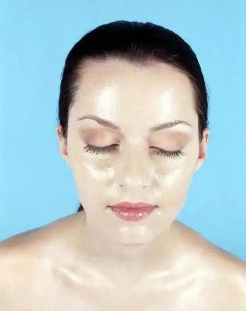 夏天皮肤出油严重怎么办?