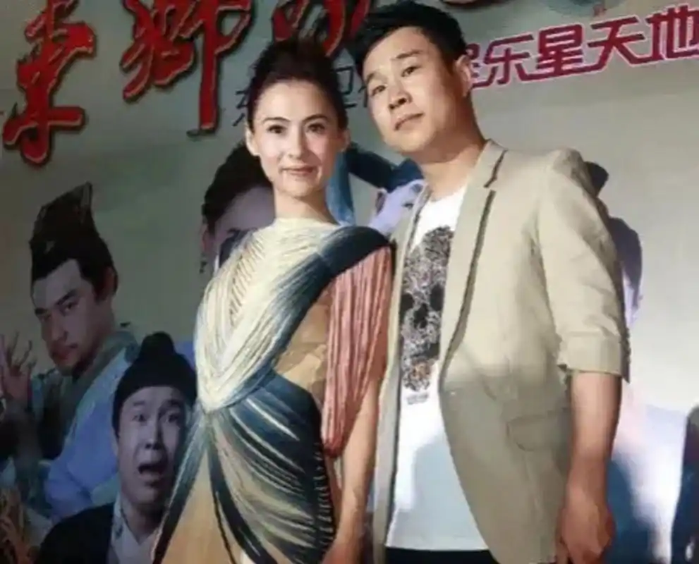 令人意想不到的是,张柏芝与小沈阳曾在辽宁卫视春晚舞台上深情对唱.