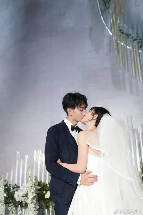 华晨宇有什么好事都想着左立左立婚礼感言泣不成声