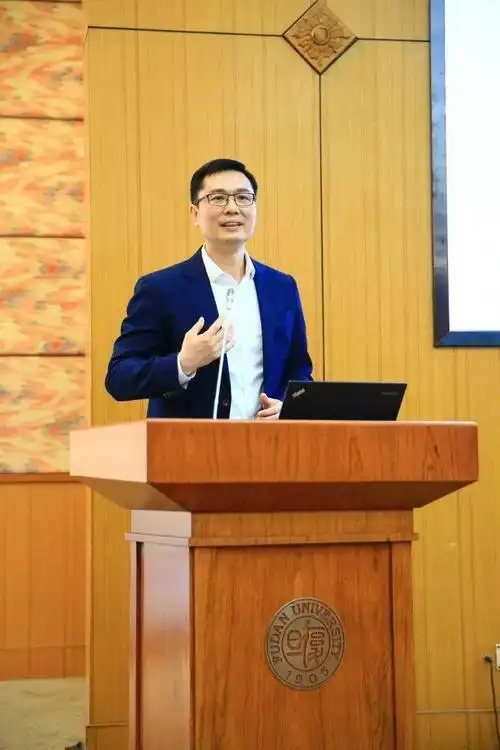 中华中学主要领导班子调整,徐飞校长同时兼任中华中学党委书记_南京市