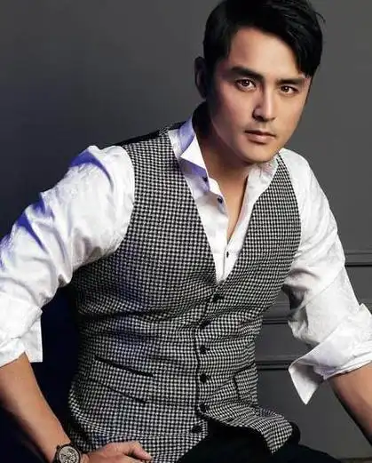 谁不爱25岁的明道?可惜,44岁的明道却过得很惨!