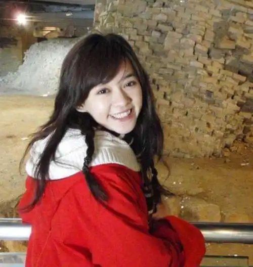 长相甜美的人,在年轻的时候得益于充足的胶原蛋白,但也受限于此.如果