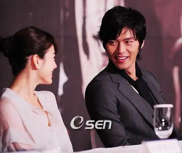 玄彬姜素拉约会照男神玄彬这次真有点儿反常