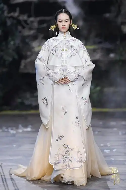 盖娅传说乾坤方仪2022春夏系列发布会