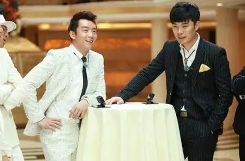 陈赫和郑恺谁有钱 两兄弟竟然天差地别