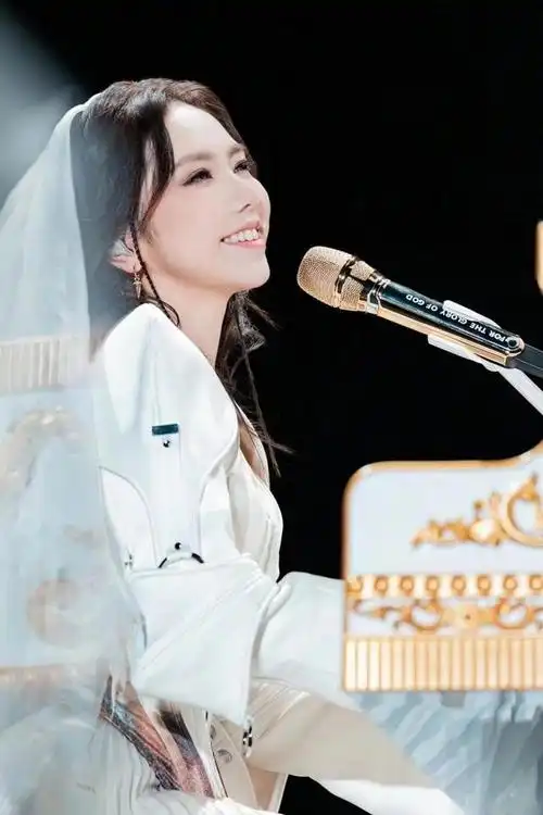 邓紫棋i am gloria巡演成都站官宣:6月1日唱响东安湖