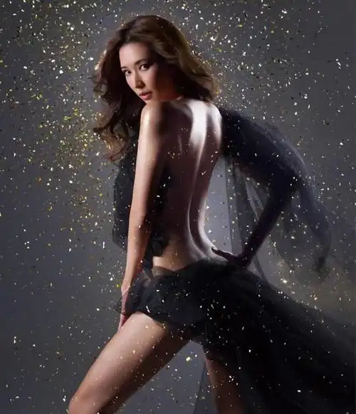 林志玲内衣代言卖力表演看到她露出的这里一般人驾驭不了