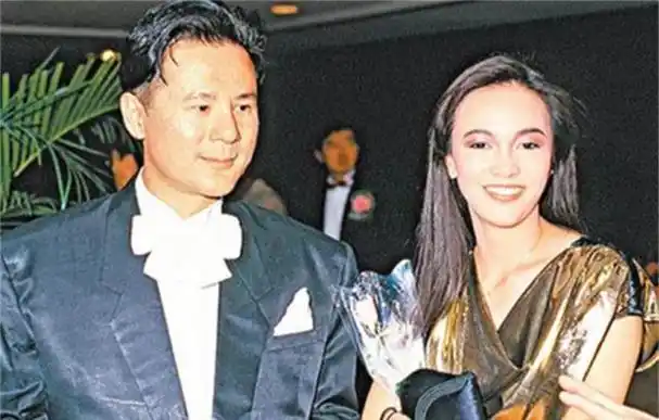 事实证明,没婚姻没子女,除了钱一无所有的郑裕玲,才是人间清醒