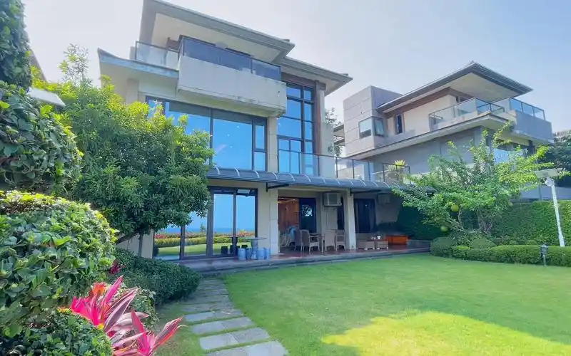 这才叫海景别墅吧!海南155平花园别墅,200平花园3层5房