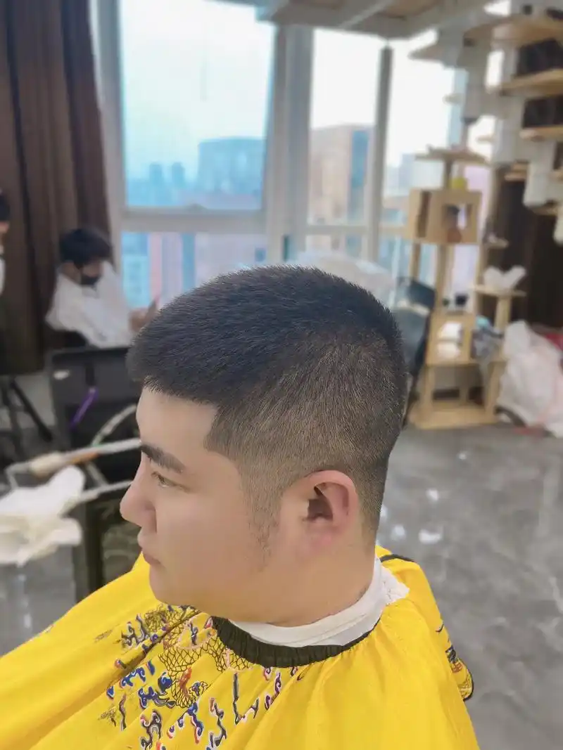 圆脸也可以尝试的#寸头 发型 2.5cm不挑脸型的寸头发型# - 抖音