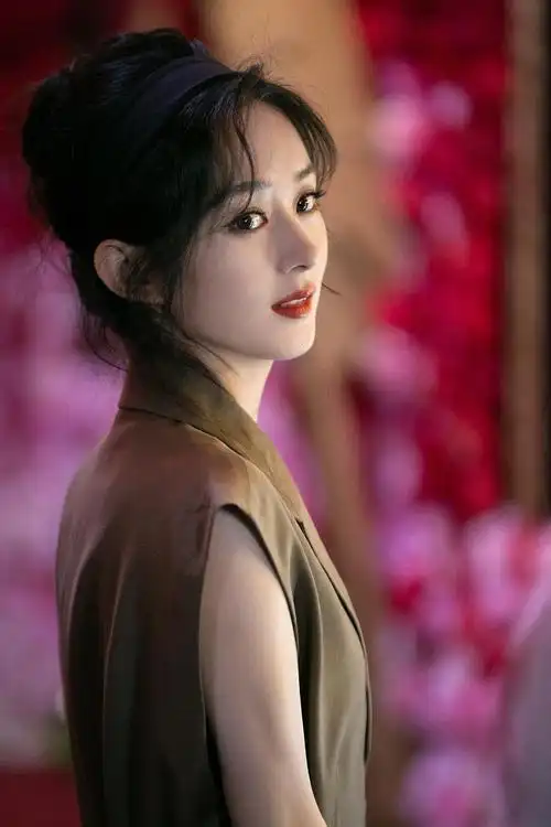 2020819赵丽颖杂志丨赵丽颖访谈文艺复古慵懒风情写真图片花絮视频