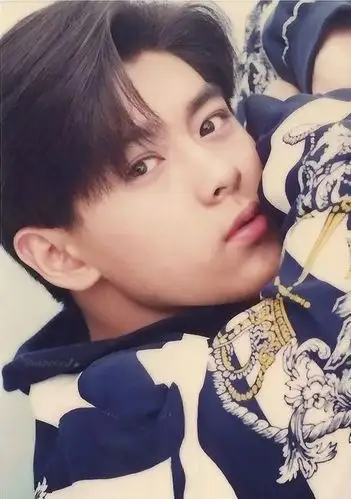 舔屏福利!张国荣,金城武,吴彦祖盘点90年代帅掉渣的男明星