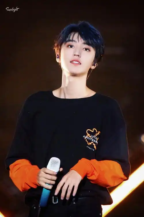 陪王俊凯奔赴每一个十年##从开始到未来,只为王俊凯