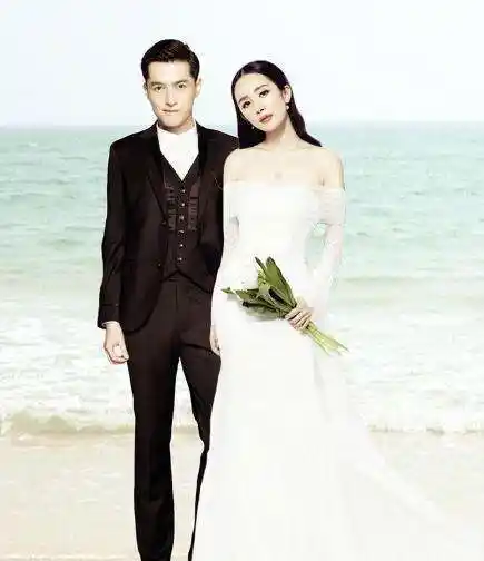 胡歌官宣好消息两人一起合体现身民政局领证杨幂终于等到你