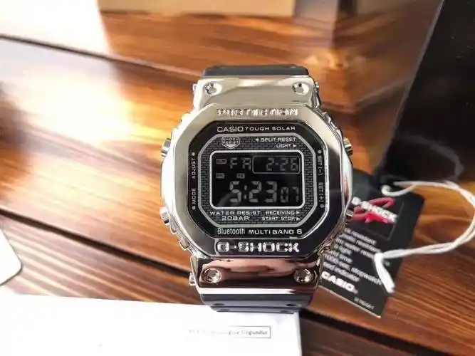 今天跟大家分享的好物是卡西欧gmw-b5000